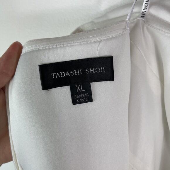 Tadashi Shoji NWT Women's Strapless Minimalistic Crepe Jumpsuit Ivory XL - Picture 5 of 9